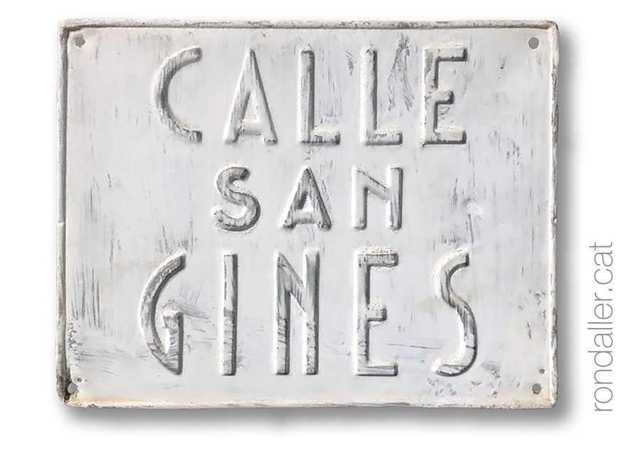 Antiga placa metàl·lica del carrer de Sant Genís de Vilassar de Mar.