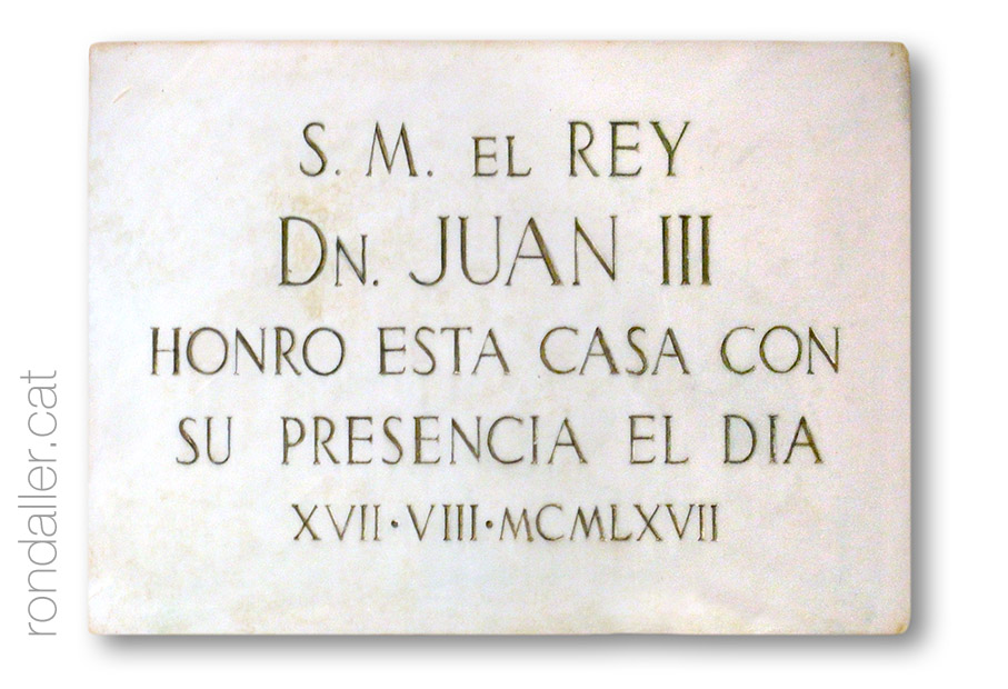 Placa commemorant l'estada de Juan III a la finca.