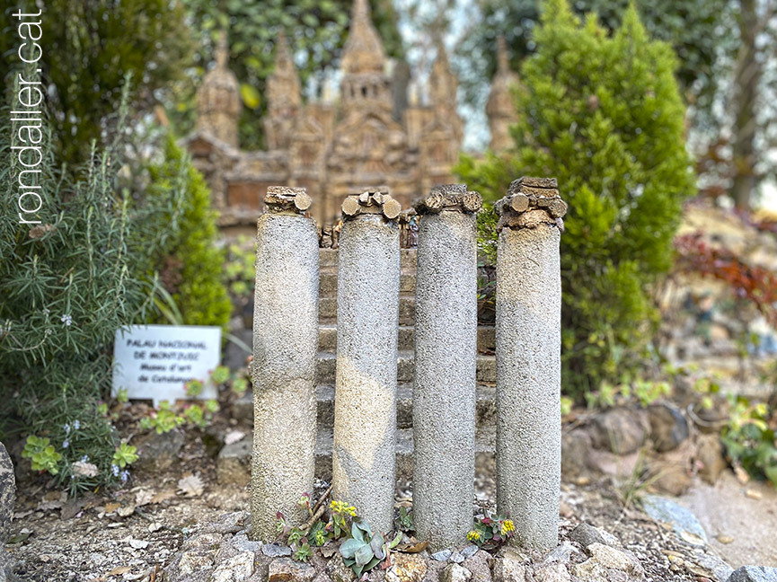 Pessebre de Can Roseta a Cartellà. El Palau de Montjuïc de Barcelona.