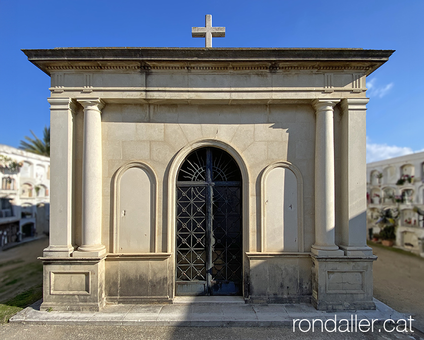 Cementiri Vell de Calella. Panteó de la família Dalmau.