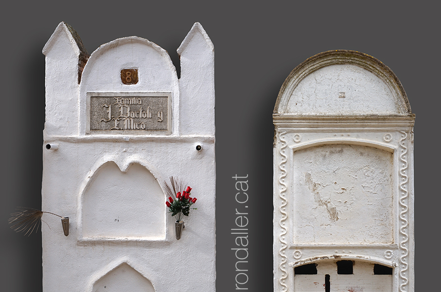 Decoracions i formes variades de nínxols enblanquinats.