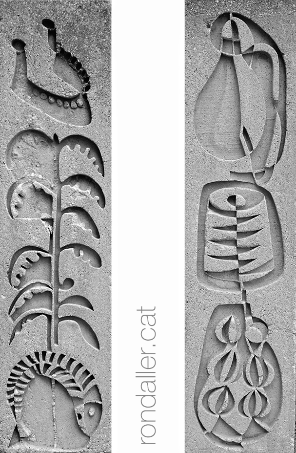 Relleus que representen la mandíbula prehistòrica trobada en una excavació i elements vegetals i animals.