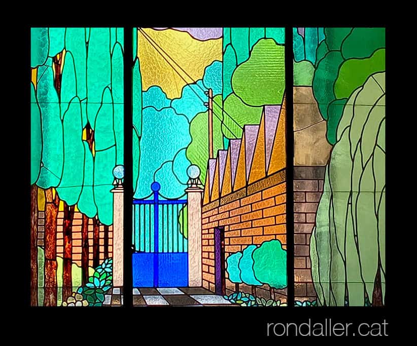 Institut Industrial de Terrassa. Detall d'un dels vitralls de la sala noble.