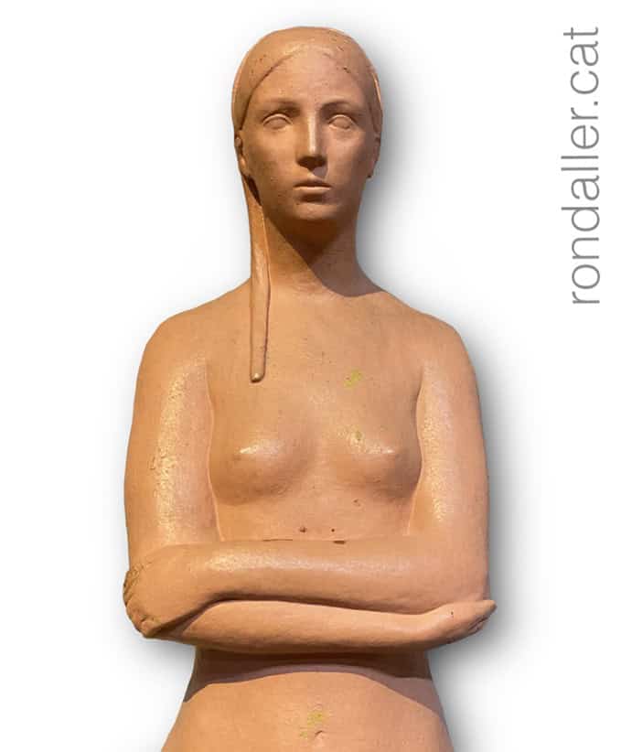 Escultura de terracota del 1953 titulada Estatisme.