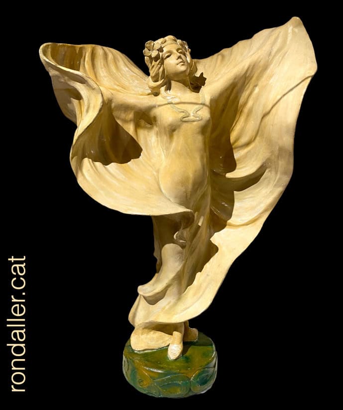 Segon itinerari per Mollet del Vallès. Escultura d'Eusebi Arnau exposada al Museu Abelló.