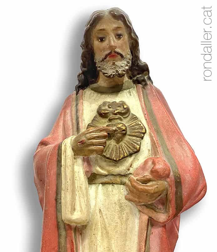 Figureta del Sagrat Cor executada per Ignasi Buxó i Gou, conservada al Museu de la Garrotxa.