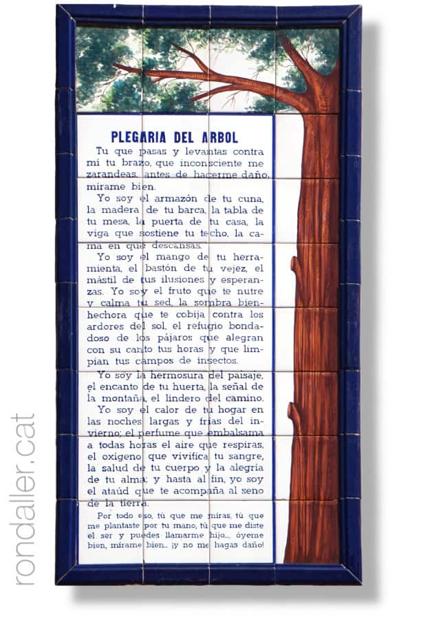 Plafó ceràmic de la Plegaria del árbol a la plaça de l'Església de Castellbisbal.