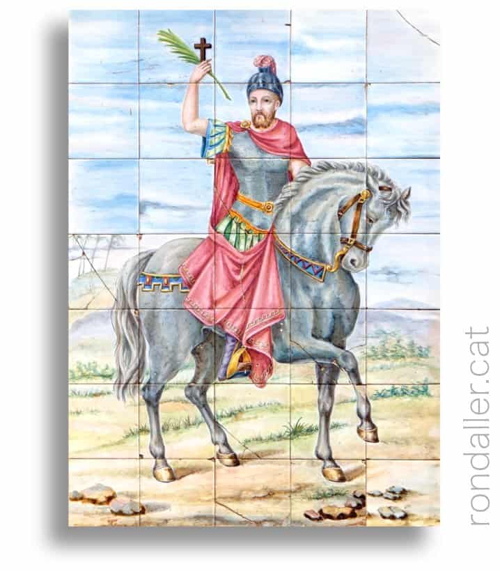 Plafó ceràmic amb la imatge suposadament de sant Julià d'Alvèrnia.