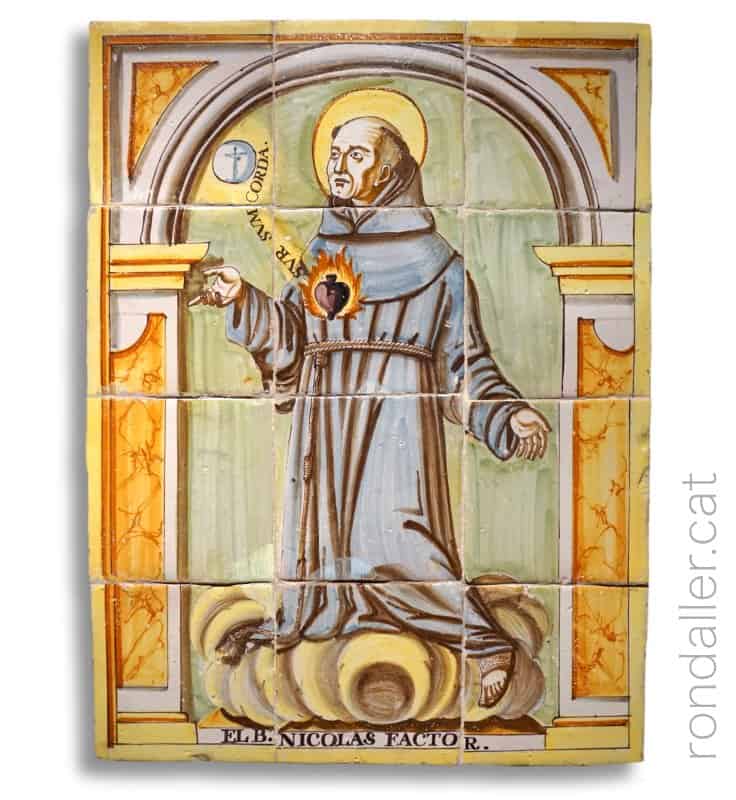 Vides de Sants. Plafó ceràmic amb la imatge del beat Nicolau Factor.