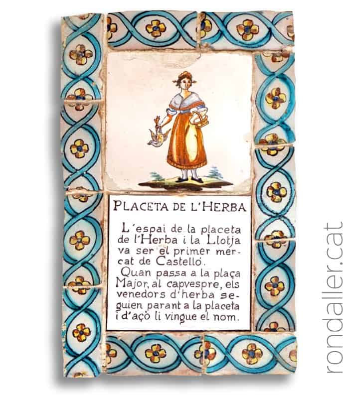 Itinerari per Castelló de la Plana. Detall ceràmic a la placeta de l'Herba.