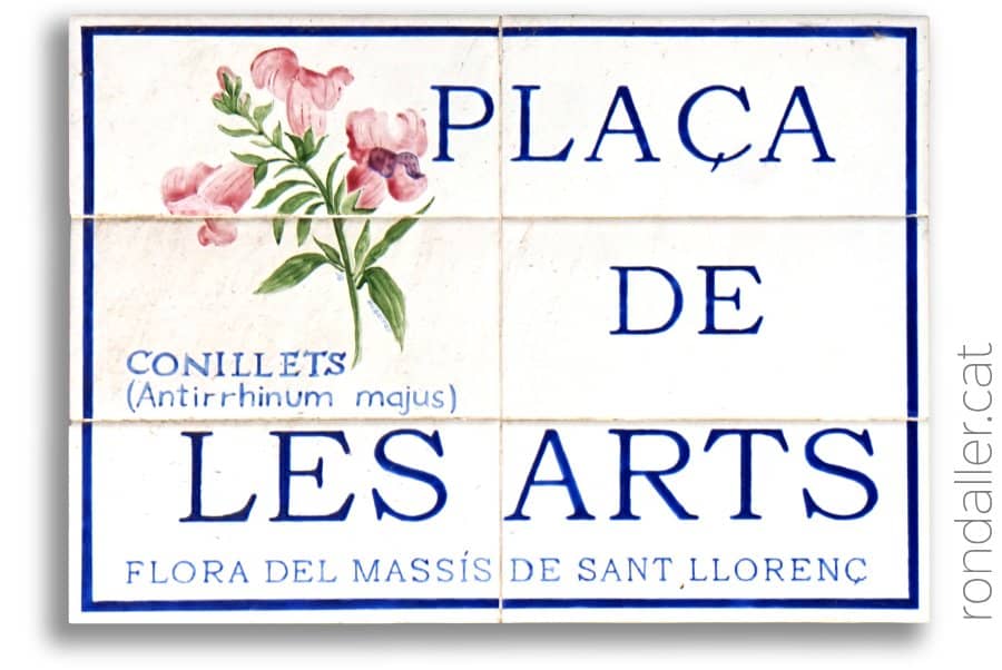 Plafó ceràmic amb el nom d'un carrer de Matadepera.