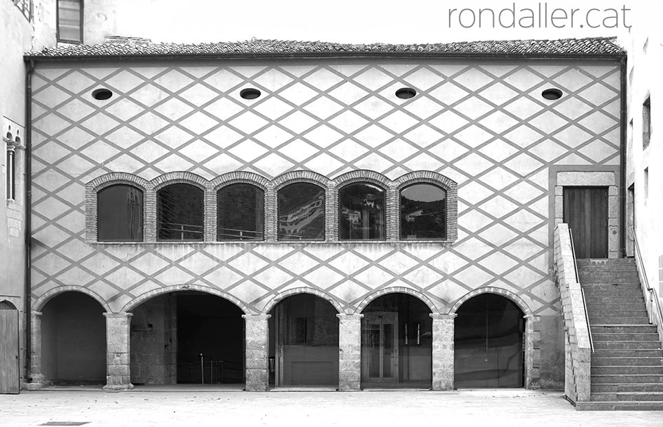 Història de Calonge: façana renaixentista del palau.
