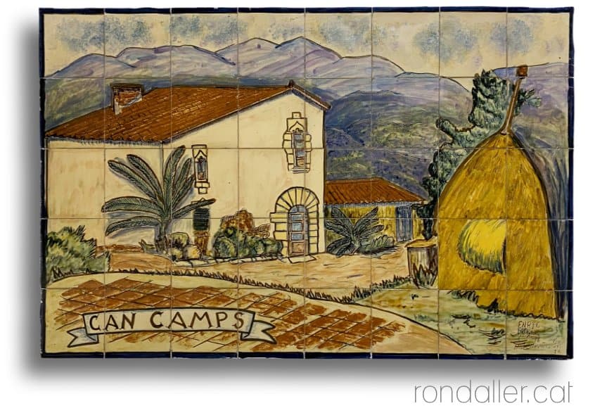 Plafó ceràmic amb la imatge de Can Camps, una de les masies històriques a Argentona.