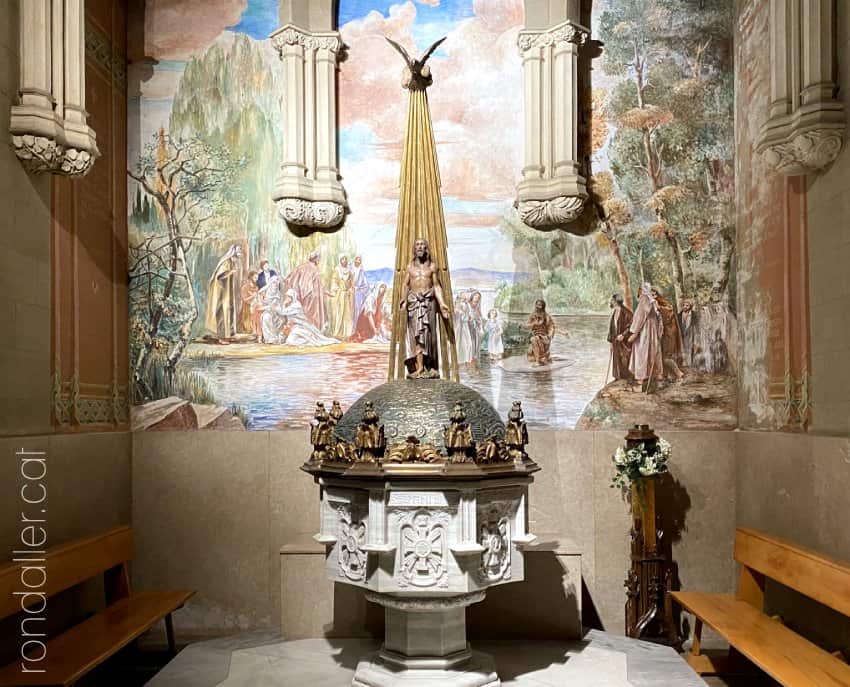 Baptisteri a l'interior de l'església de Sant Josep de Badalona.