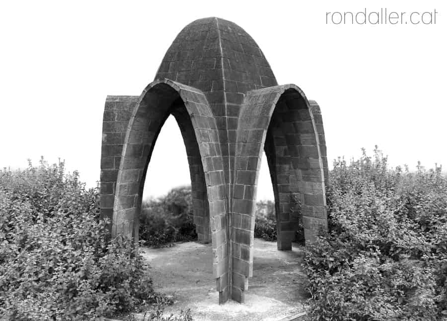 Cúpula de volta catalana aixecada el 2017 amb motiu del concurs de paletes.