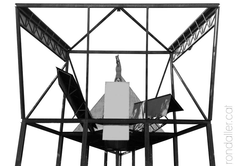 Estructura creada el 1994 per Joan Vila Puig a Sabadell.
