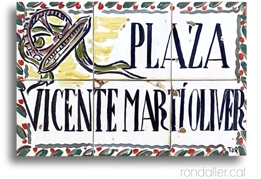 Plaques de carrer a Vilassar de Mar. Plaça de Vicenç Martí Oliver.