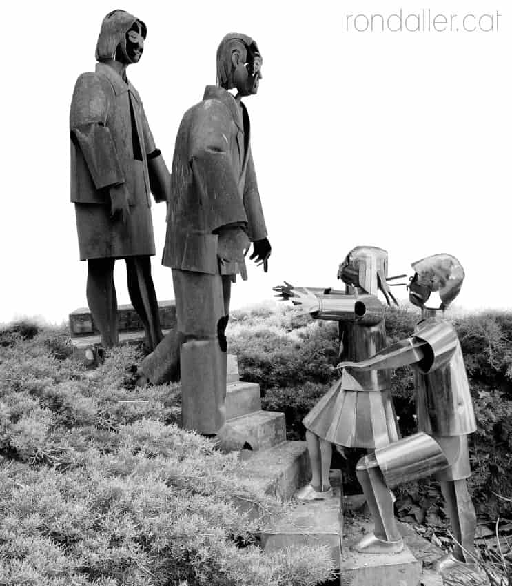 Monuments menys atractius de Catalunya. Obra dedicada als avis situada a Mollet del Vallès.