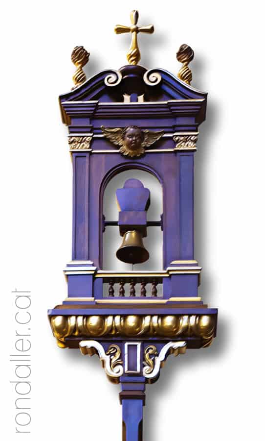 Tintinacle exposat a la basílica de Santa Maria d'Igualada.