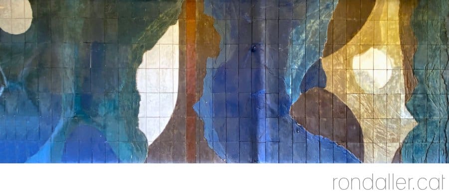 Murals ceràmics a l’autopista AP-2. Obra executada per Joan Vila-Grau i Jordi Aguadé.