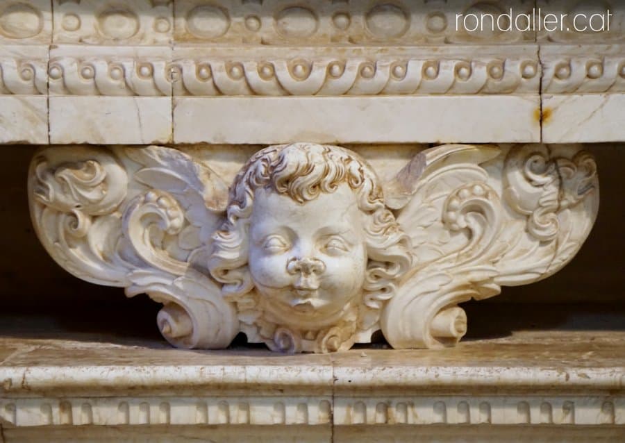 Església de Sant Vicenç de Cardona. Detall del panteó de Joan Ramon Folc I.
